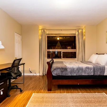 Downtown Retreat-Spacious Rooms With Shared Kitchen & Bath Toronto Exterior photo