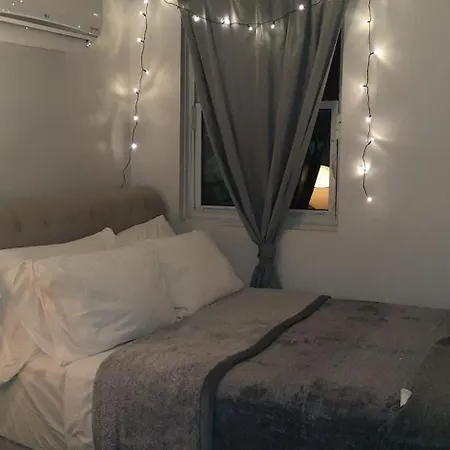 Downtown Retreat-Spacious Rooms With Shared Kitchen & Bath Toronto Room photo