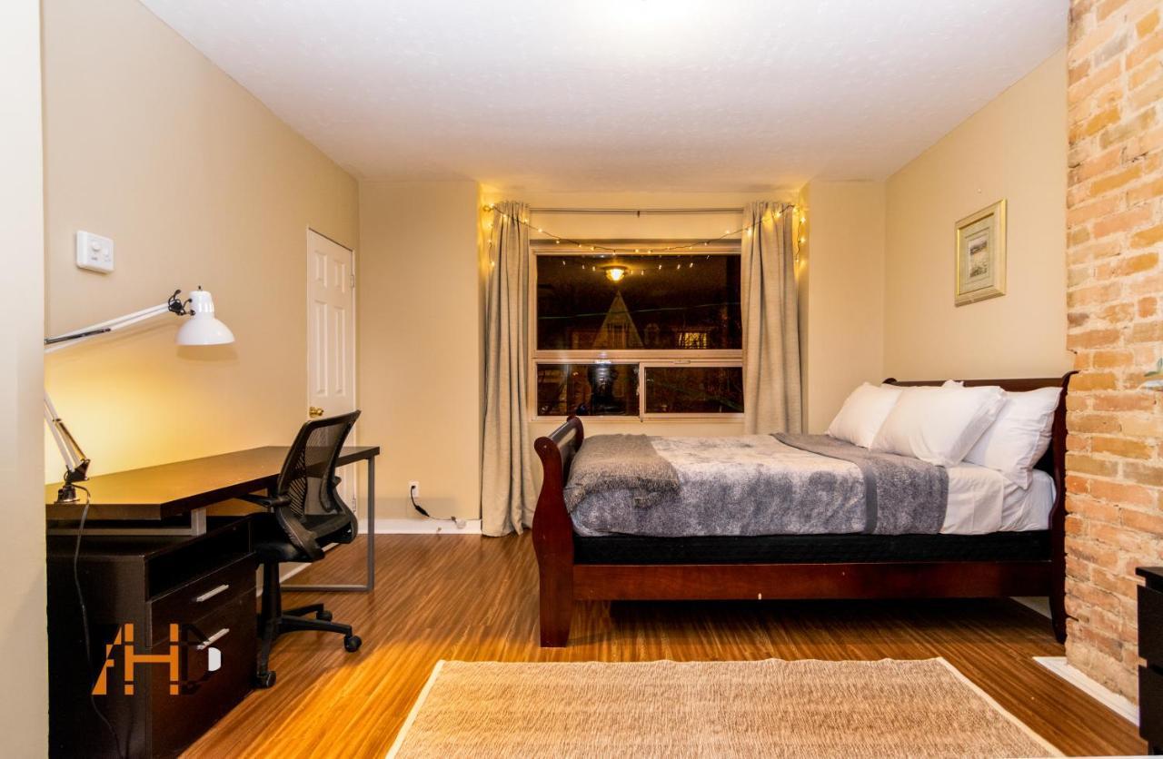 Downtown Retreat-spacious With Shared Kitchen & Bath Toronto